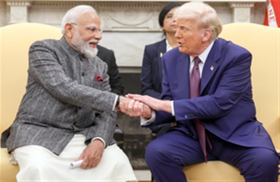 Trump Calls PM Modi ‘Killer’, Praises Pak Army Chief Asim Munir as ‘Great Fighter’; Repeats Disputed India-Pak Ceasefire Claim